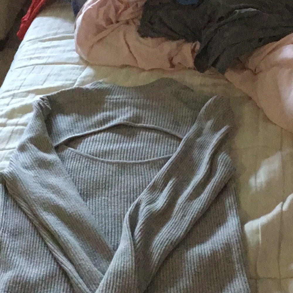 Grey Turtleneck (short) long sleeves from H & M.